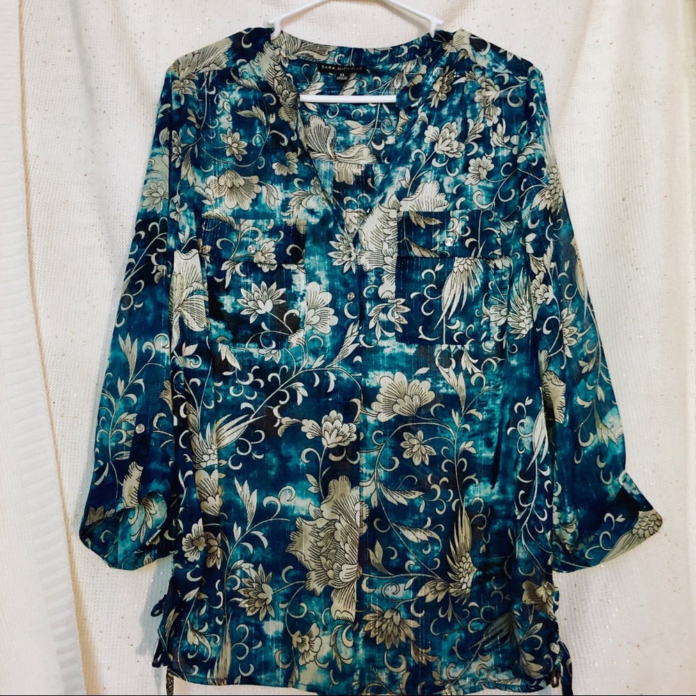 NWOT Floral print light weight, sheer blouse ❤️